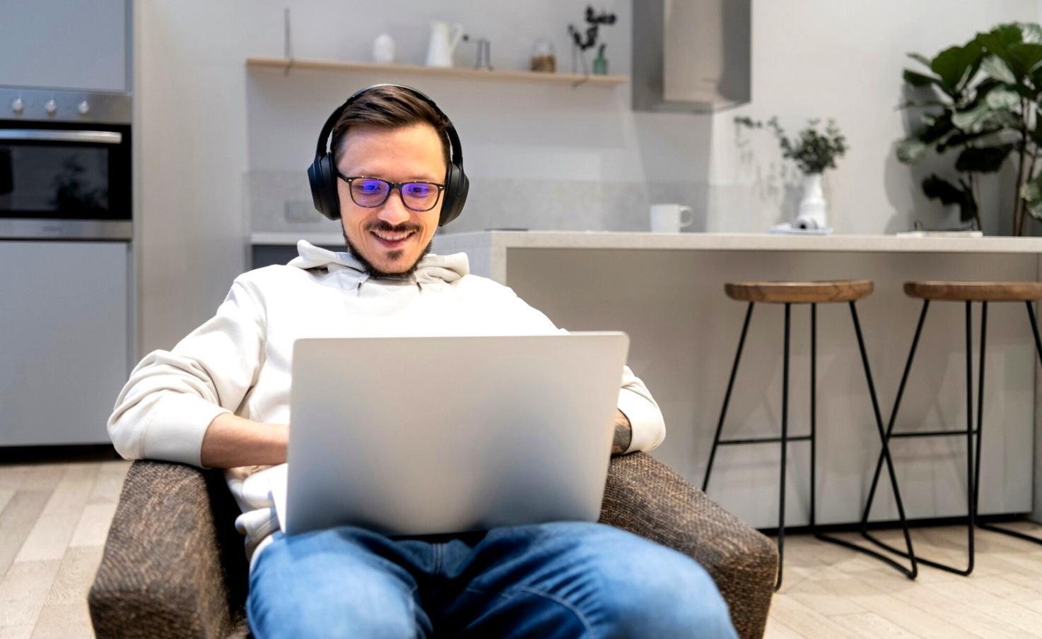 Dashboard analitik Galaxex menampilkan grafik performa dan statistik trading otomatis